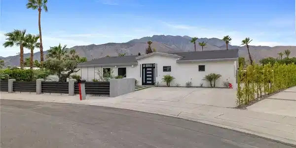 2745 N Kitty Hawk Drive