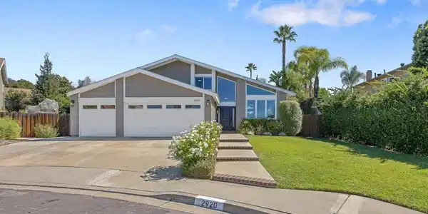 2920 Hyacinth Court