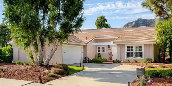 3015 Arrowhead Drive