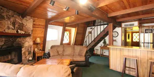 504 Pinewood Court