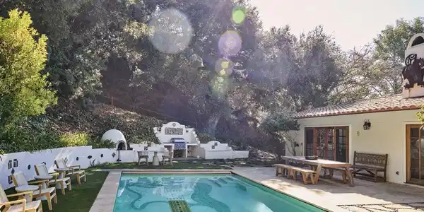 3268 Serra Road