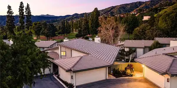 2411 E Greenview Drive