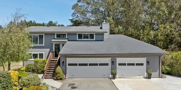 1077 Pearl Avenue