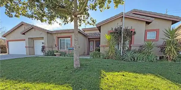 1079 Lyons Court