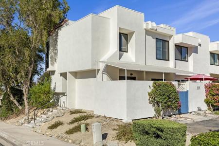 48652 Desert Flower Drive