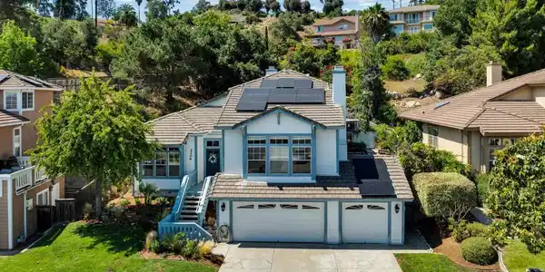2106 Laura Dr