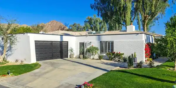 78188 Lago Drive