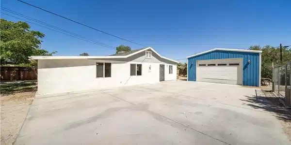 12537 E Avenue V-12