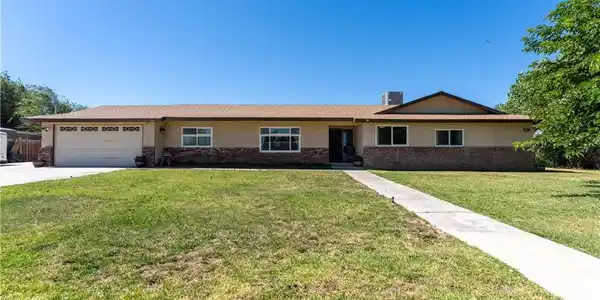 8954 E Avenue T14