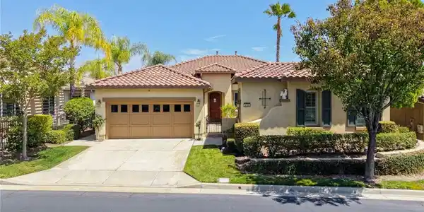 8784 Larkspur