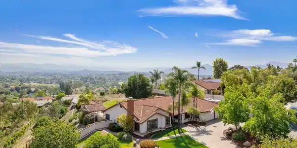 1373 Stoneridge Circle