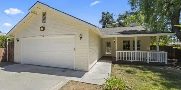 605 Grand Avenue