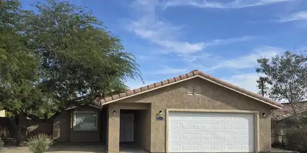 13902 El Cajon Drive