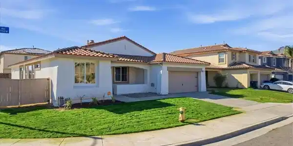 2722 Azalea Avenue