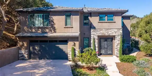 897 Isabella Way