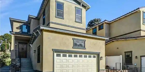 693 Castlehill Drive