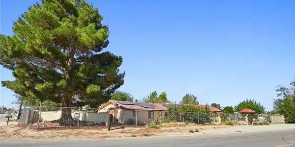 9555 E Avenue T14