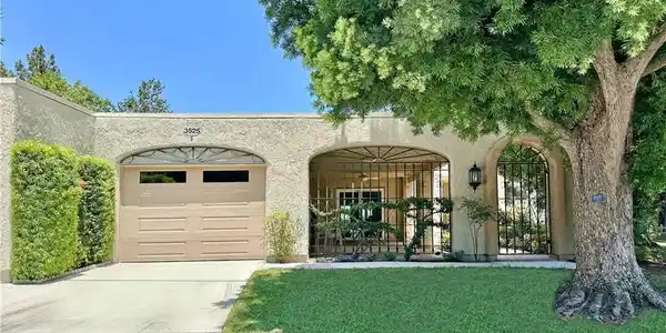 3525 Bahia Blanca W