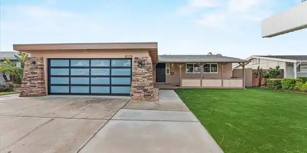 8611 Carlton Oaks Dr