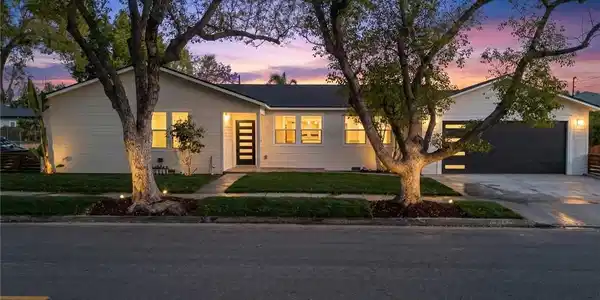 700 W 10th Street