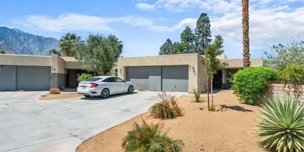 2971 E Sunflower Circle E