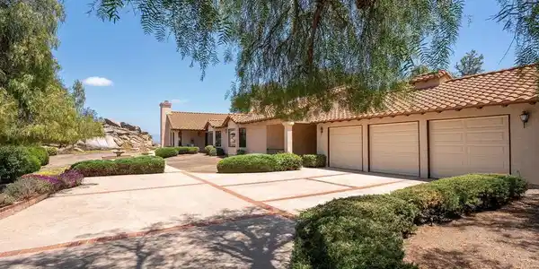 9522 Sage Hill Way