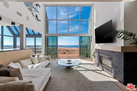 5205 Ocean Front Walk