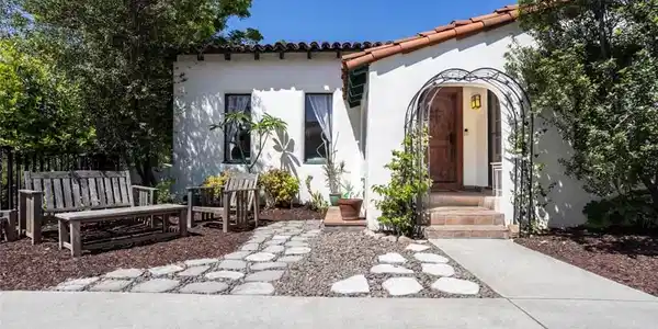989 Coronado Drive