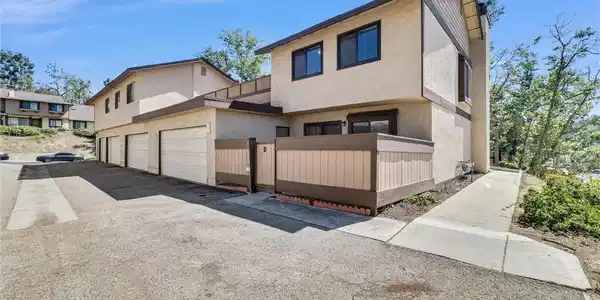 21696 Laurelrim Dr. #D