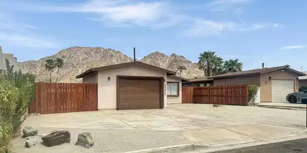 54850 Avenida Juarez