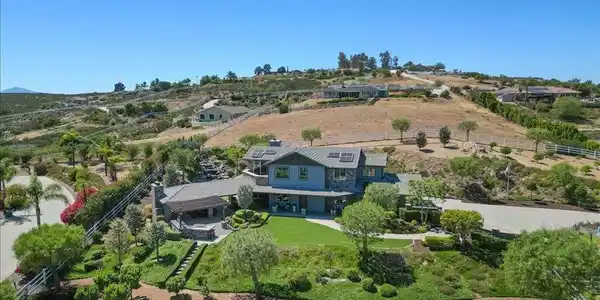 2736 Ortega Rd