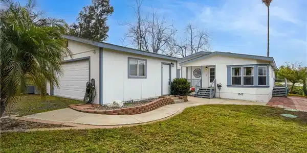 33060 Almond
