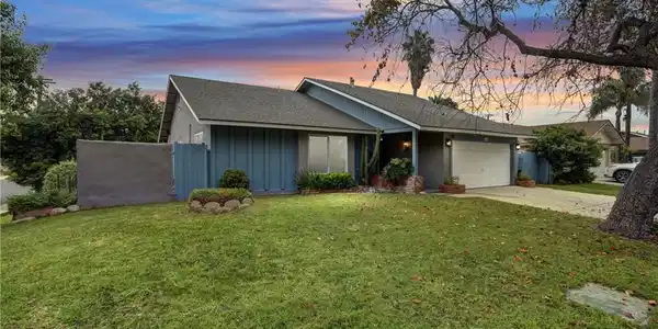 1997 W Phillips Drive