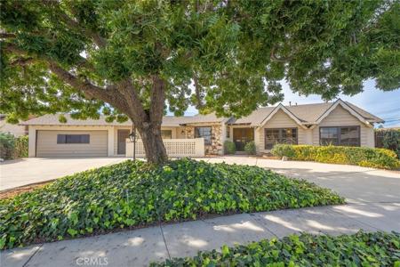 1549 N Oaks Court