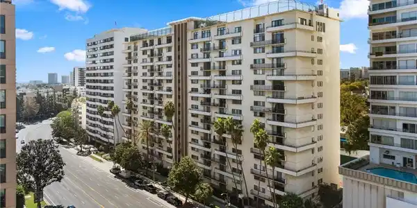 10535 Wilshire