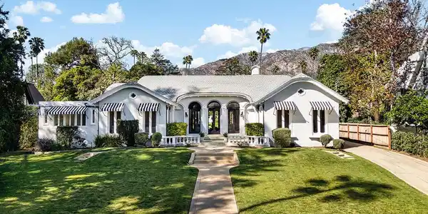 1275 New York Drive
