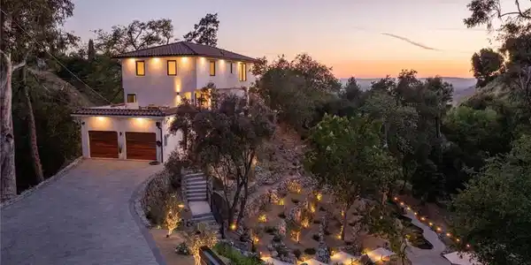11111 Tujunga Canyon