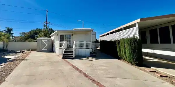 1295 S Cawston