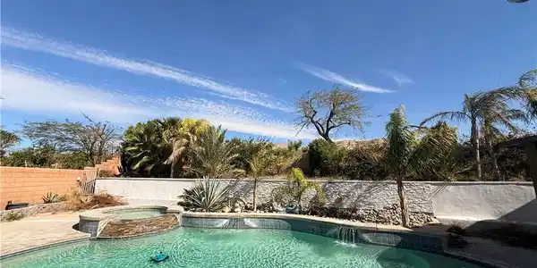 68792 Ridge Crest