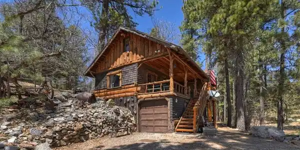 22 Polique Canyon