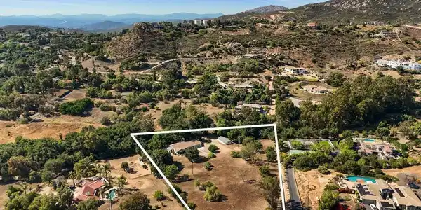 15426 Vali Hai Rd