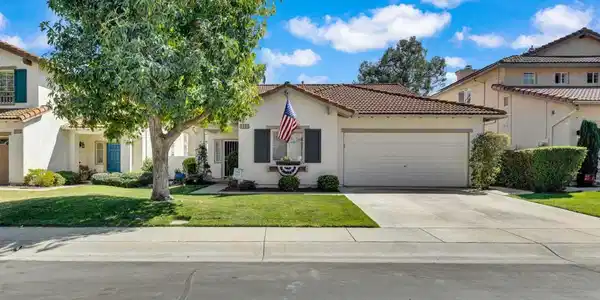 2221 Orange Grove Pl.