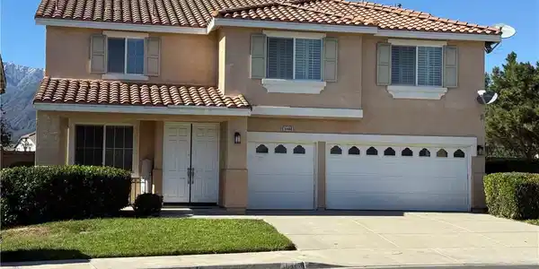 16448 Los Coyotes Street