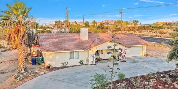 7685 Hilton