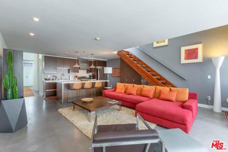 615 Hampton Drive