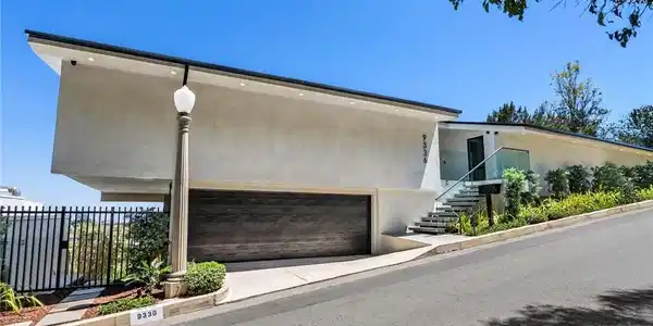 9336 Lloydcrest Drive