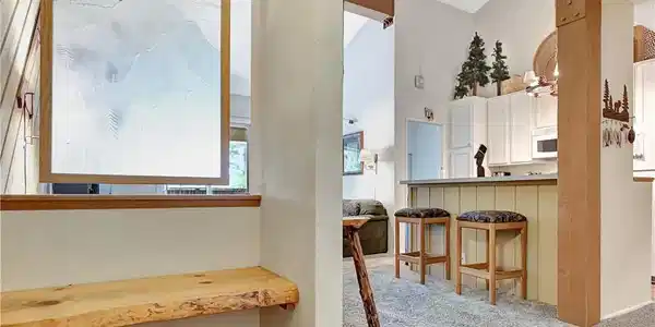 261 Lakeview