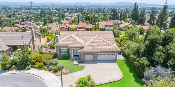 2700 Starpine Drive