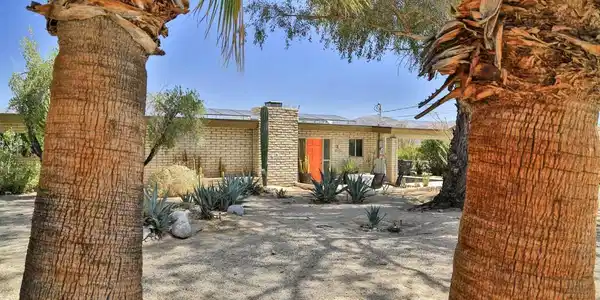 406 Santa Fe Trail