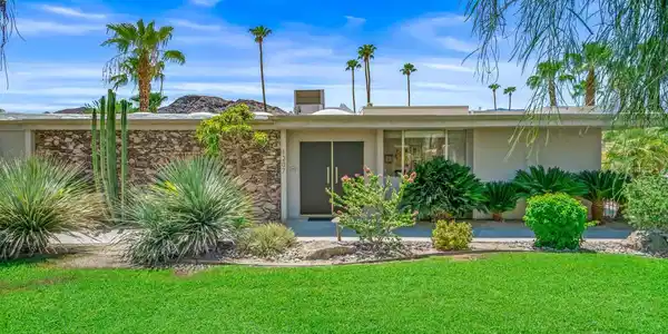 1207 Tamarisk West Street